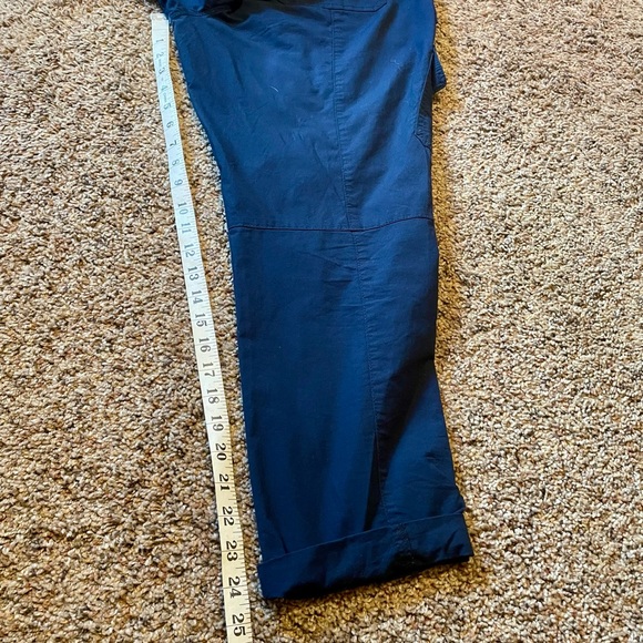 White House Black Market Cropped Ankle Cargo Utility Pants. Women’s 6. - Picture 12 of 14